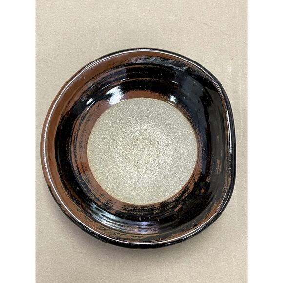 Vintage Pottery with green swirl embellishment - Picture 5 of 8